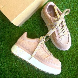 New with box UGG Marine lace sneaker
